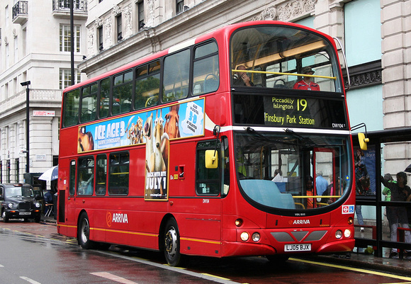 Route 19, Arriva London, DW104, LJ05BJX, Piccadilly