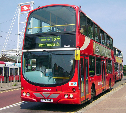 Route 194, Arriva London, DW22, 822DYE, Croydon