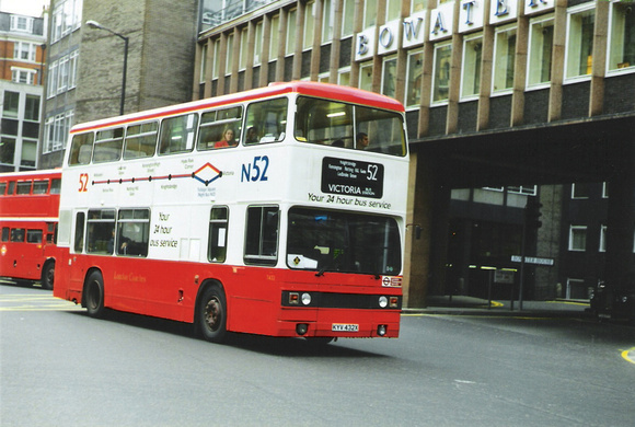 Route 52, London Coaches, T432, KYV432X