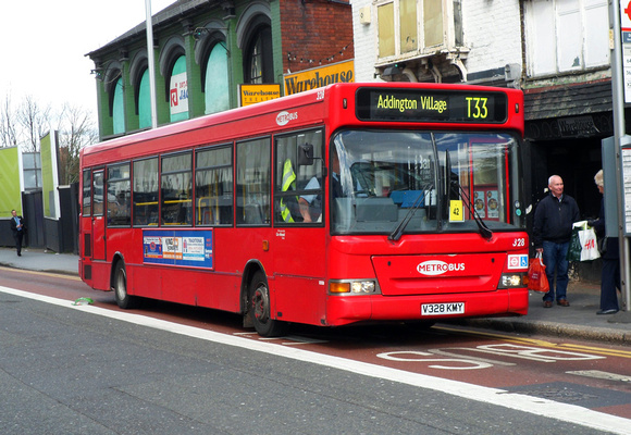 Route T33, Metrobus 328, V328KMY, East Croydon
