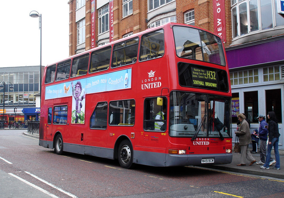 Route H32, London United, VP107, W451BCW, Hounslow