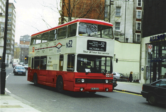 Route 52, London Coaches, T302, KYN302X