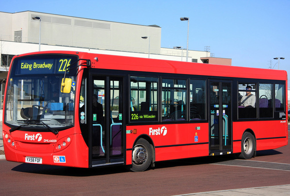 Route 226, First London, DML44059, YX58FOF, Central Middlesex Hospital