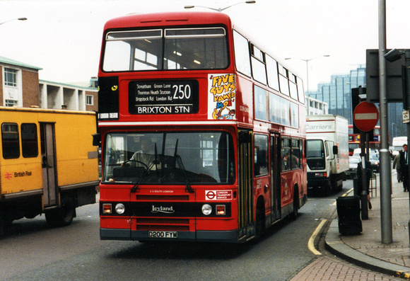 Route 250, South London Buses, L200, D200FYM, Croydon