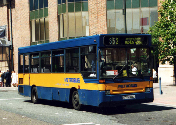 Route 352, Metrobus 715, K715KGU, Bromley