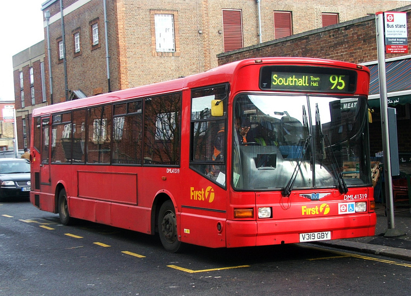 London Bus Routes Route 95 Shepherds Bush Southall Town Hall