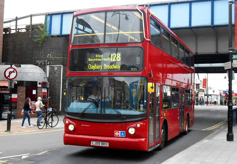 London Bus Routes Route 128 Claybury Broadway Romford Station